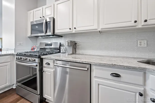 $425,000 | 479 River Bend Road, Unit 111, Naperville, IL 60540