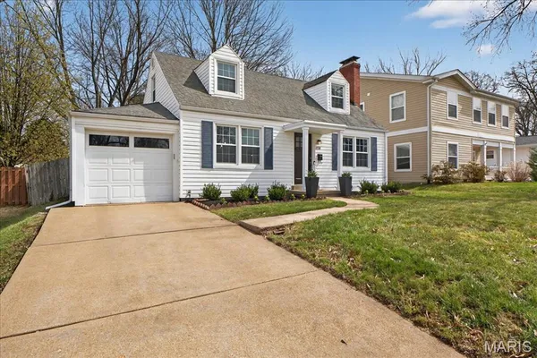 $425,000 | 1158 North Geyer Road, Kirkwood, MO 63122