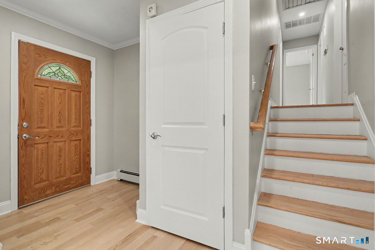 65 Gate Ridge Road Easton, CT 06612 - Photo 4 of 29