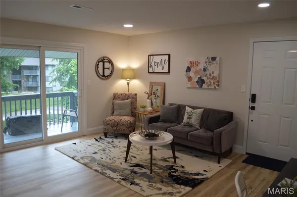 $129,900 | 115 Lemans Court, Unit 115, Lake St. Louis, MO 63367
