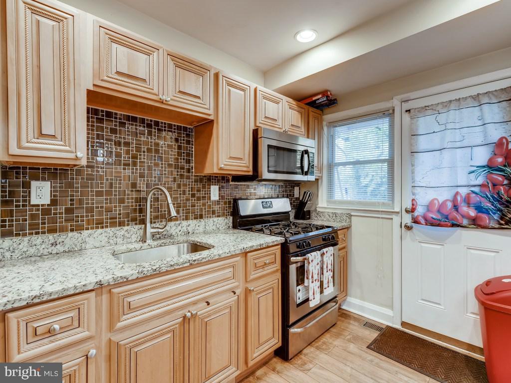 1524 Stonewood Road Baltimore, MD 21239 - Photo 11 of 27 Gallery Image 11