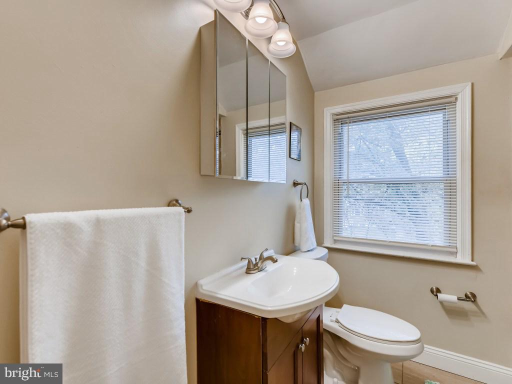1524 Stonewood Road Baltimore, MD 21239 - Photo 14 of 27 Gallery Image 14