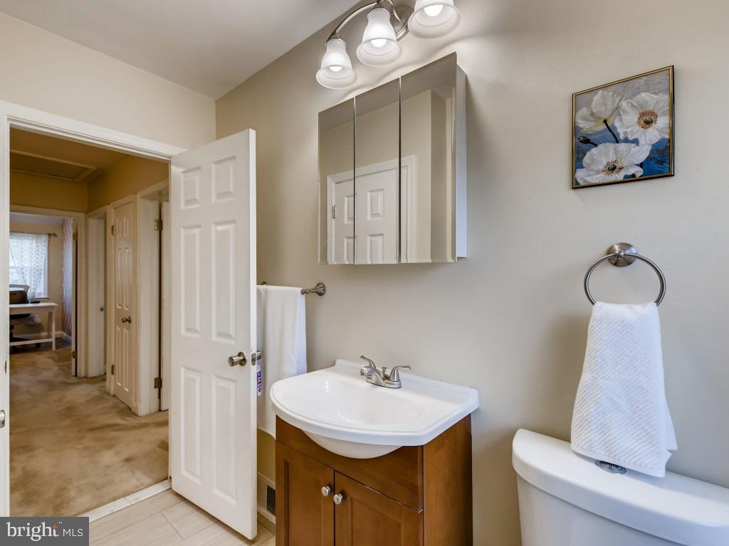 1524 Stonewood Road Baltimore, MD 21239 - Photo 15 of 27 Gallery Image 15