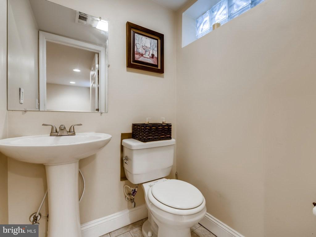 1524 Stonewood Road Baltimore, MD 21239 - Photo 24 of 27 Gallery Image 24