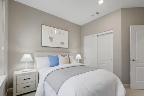 $1,188,000 | 157 Llano De Los Robles Avenue, Unit 4, San Jose, CA 95136