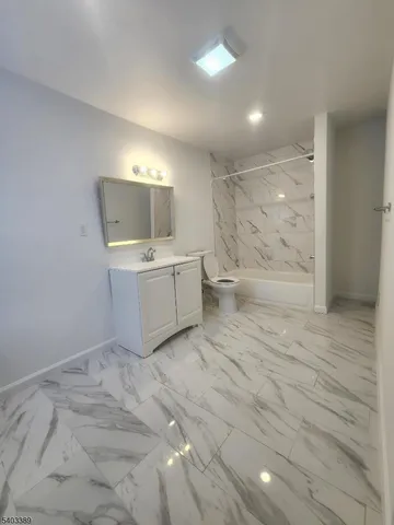 $2,600 | 818 South 12th Street, Unit 1, Newark, NJ 07108