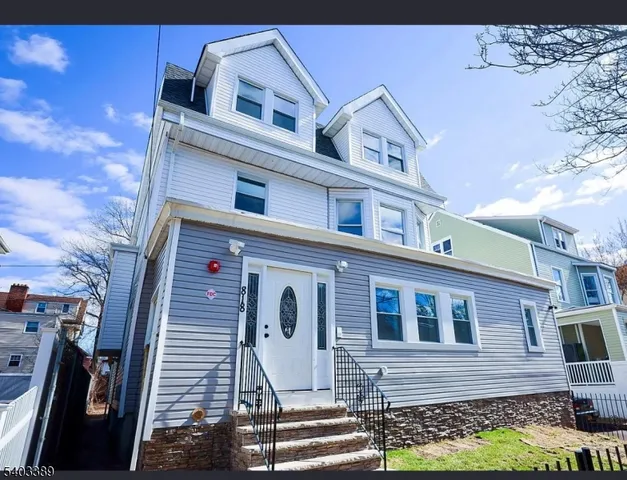 $2,600 | 818 South 12th Street, Unit 1, Newark, NJ 07108