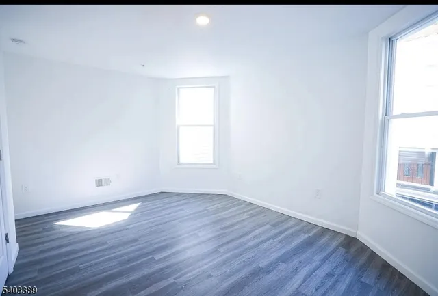 $2,600 | 818 South 12th Street, Unit 1, Newark, NJ 07108