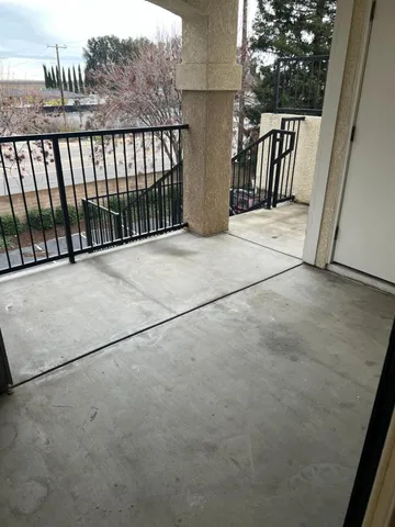 $325,000 | 565 Peerless Way, Unit 302, Tracy, CA 95376