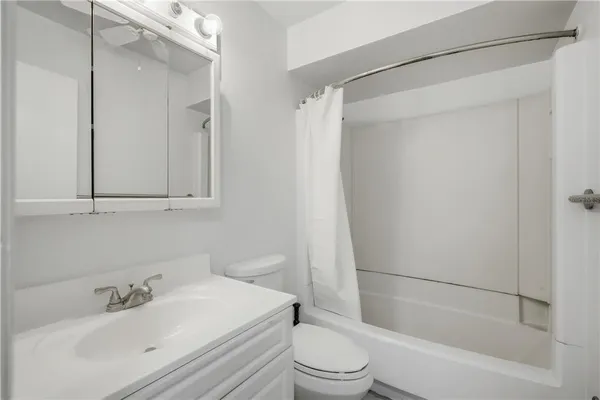 $1,400 | 24862 US Highway 19 North, Unit 204, Clearwater, FL 33763