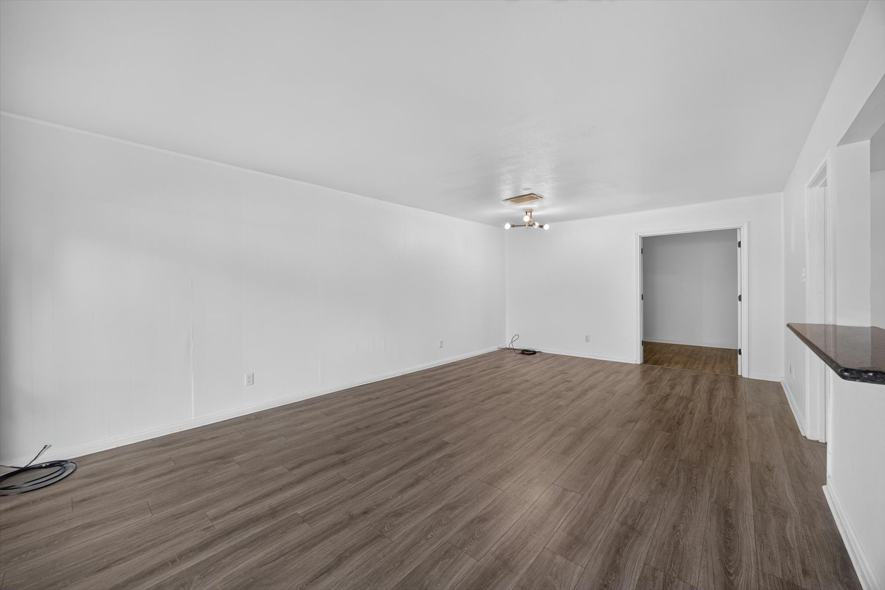 836 Wax Myrtle Lane Houston, TX 77079 - Photo 10 of 17