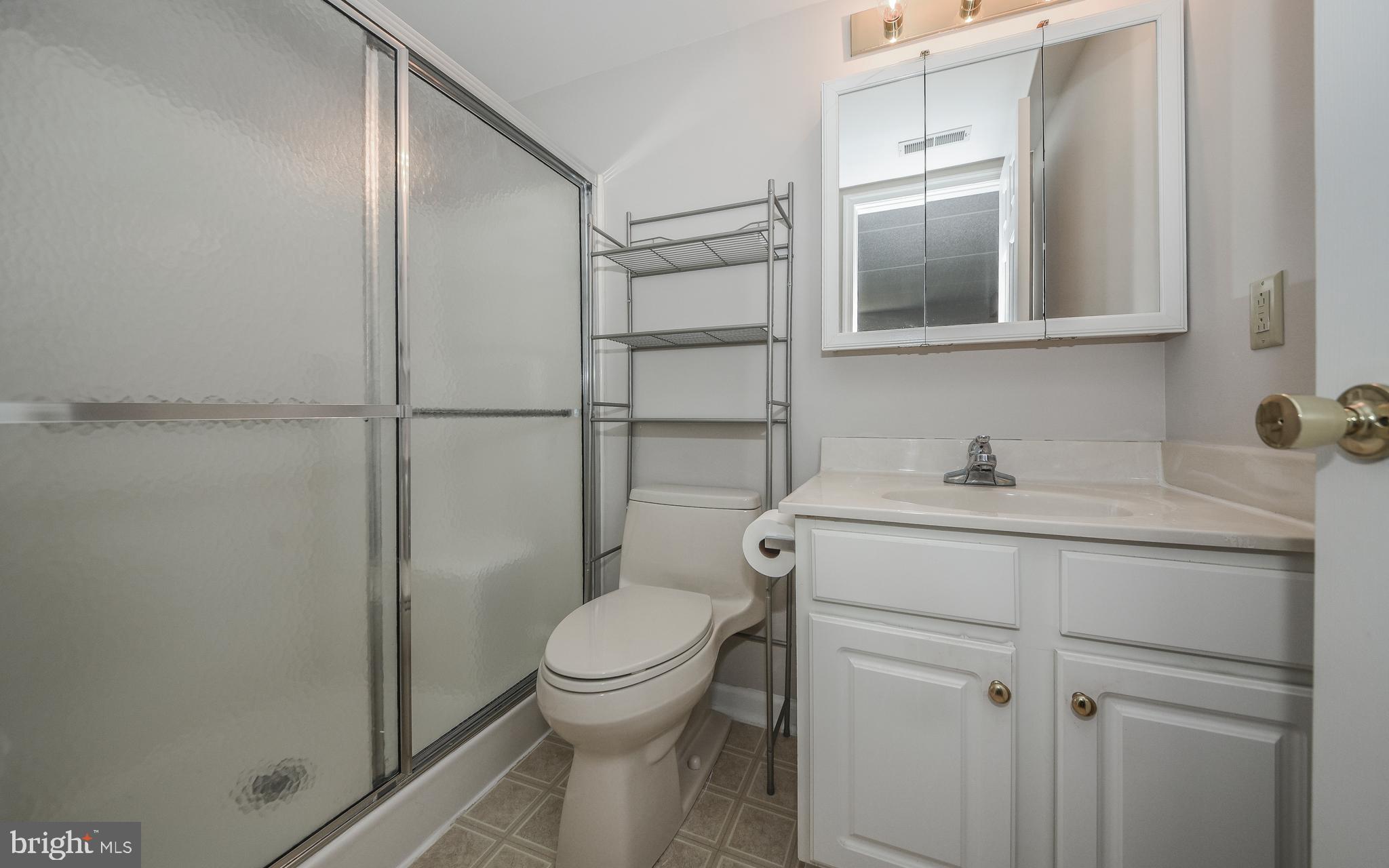 318 Brandon Road Norristown, PA 19403 - Photo 15 of 26 Two full baths
