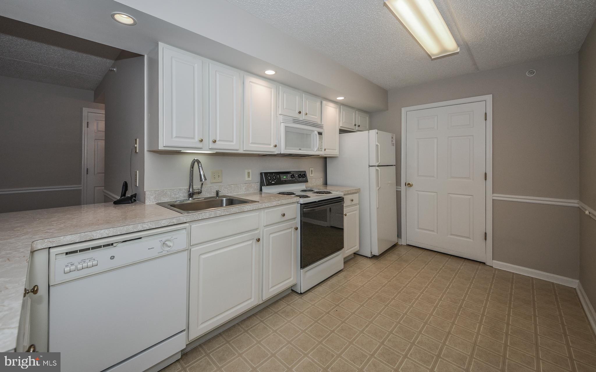 318 Brandon Road Norristown, PA 19403 - Photo 8 of 26 Kitchen