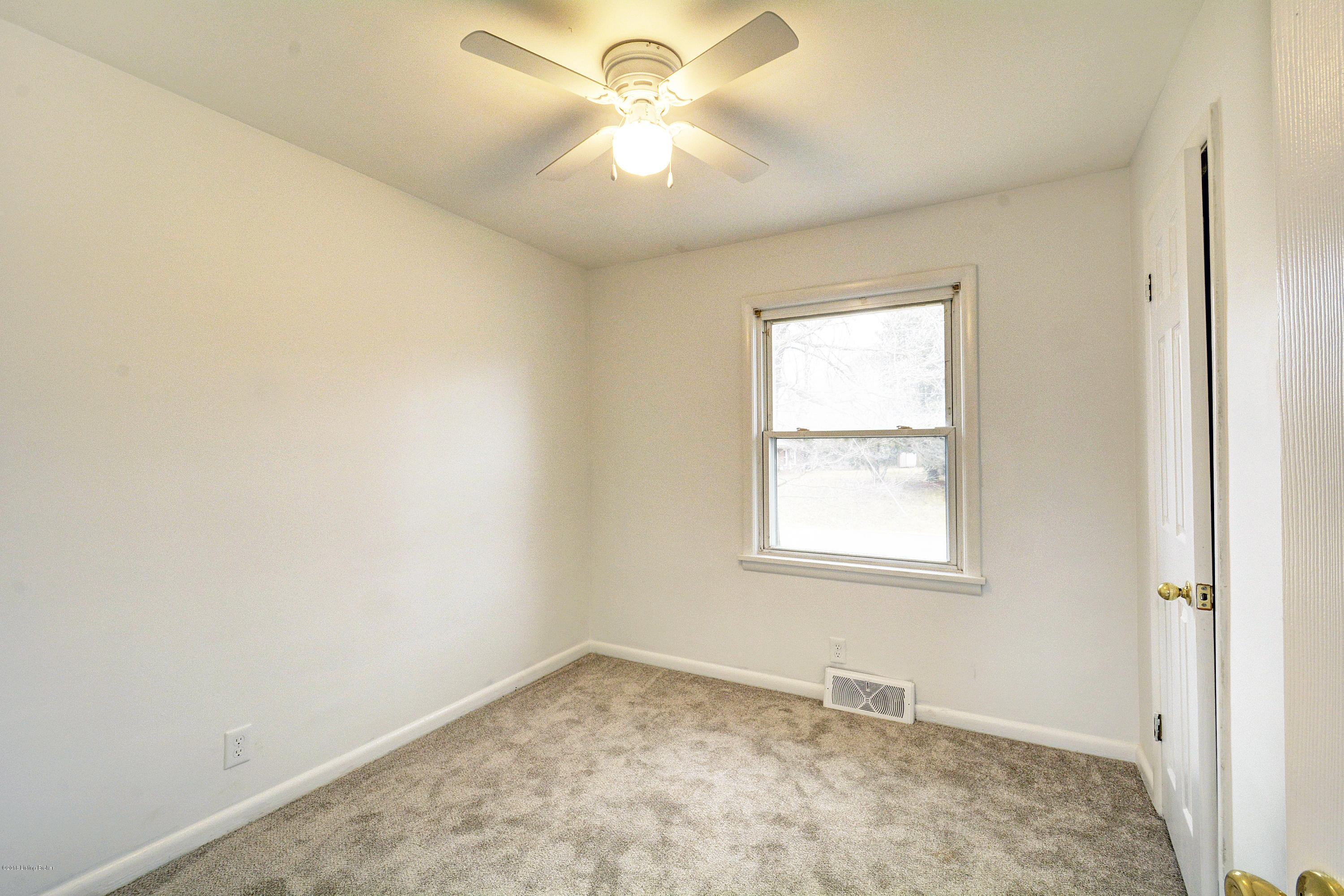 10704 Torrington Road Louisville, KY 40272 - Photo 20 of 36 New Carpet, Paint & Ceiling Fan