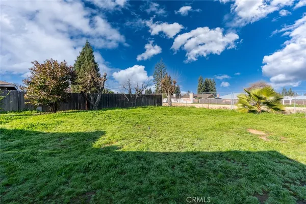 a view of a golf course with a fountain