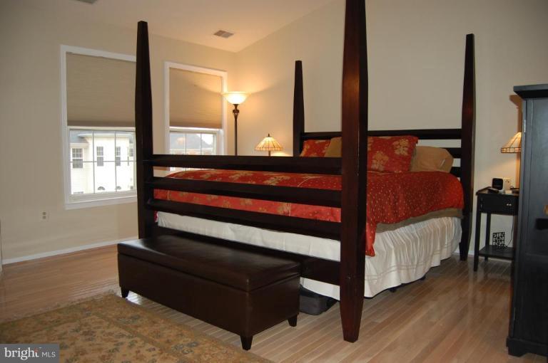 20706 Riptide Square Sterling, VA 20165 - Photo 2 of 24 Master Bedroom