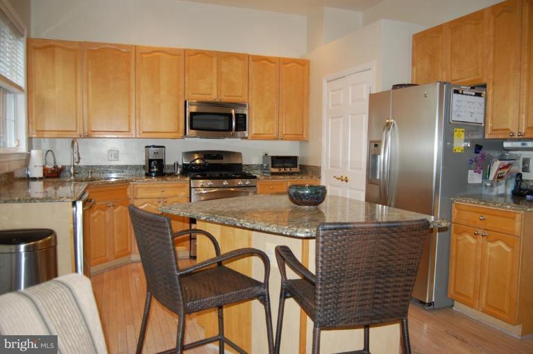 20706 Riptide Square Sterling, VA 20165 - Photo 15 of 24 Kitchen