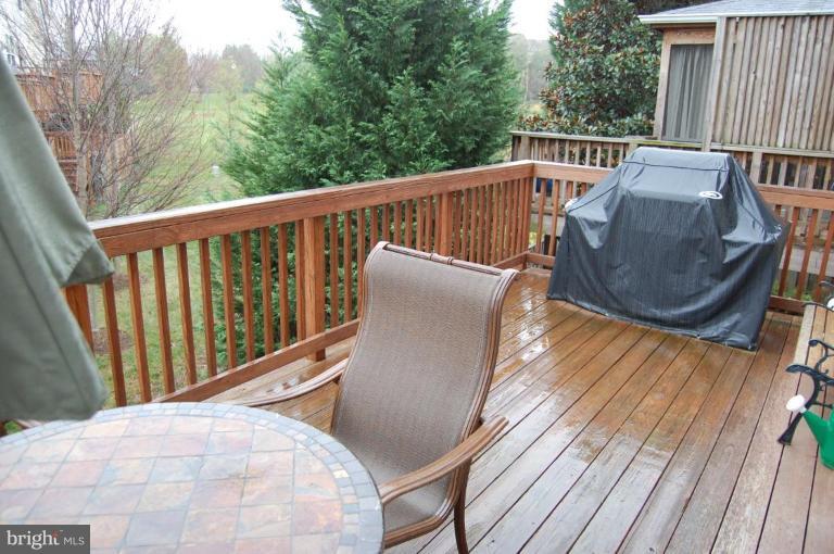 20706 Riptide Square Sterling, VA 20165 - Photo 18 of 24 Deck