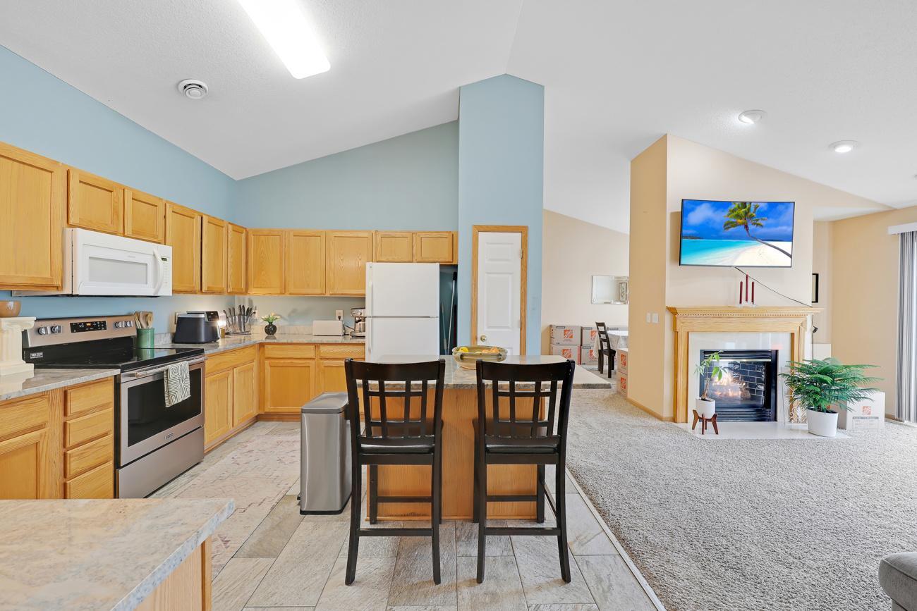15300 Flower Way Apple Valley, MN 55124 - Photo 12 of 28