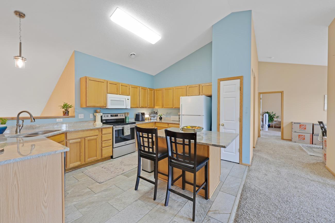 15300 Flower Way Apple Valley, MN 55124 - Photo 13 of 28