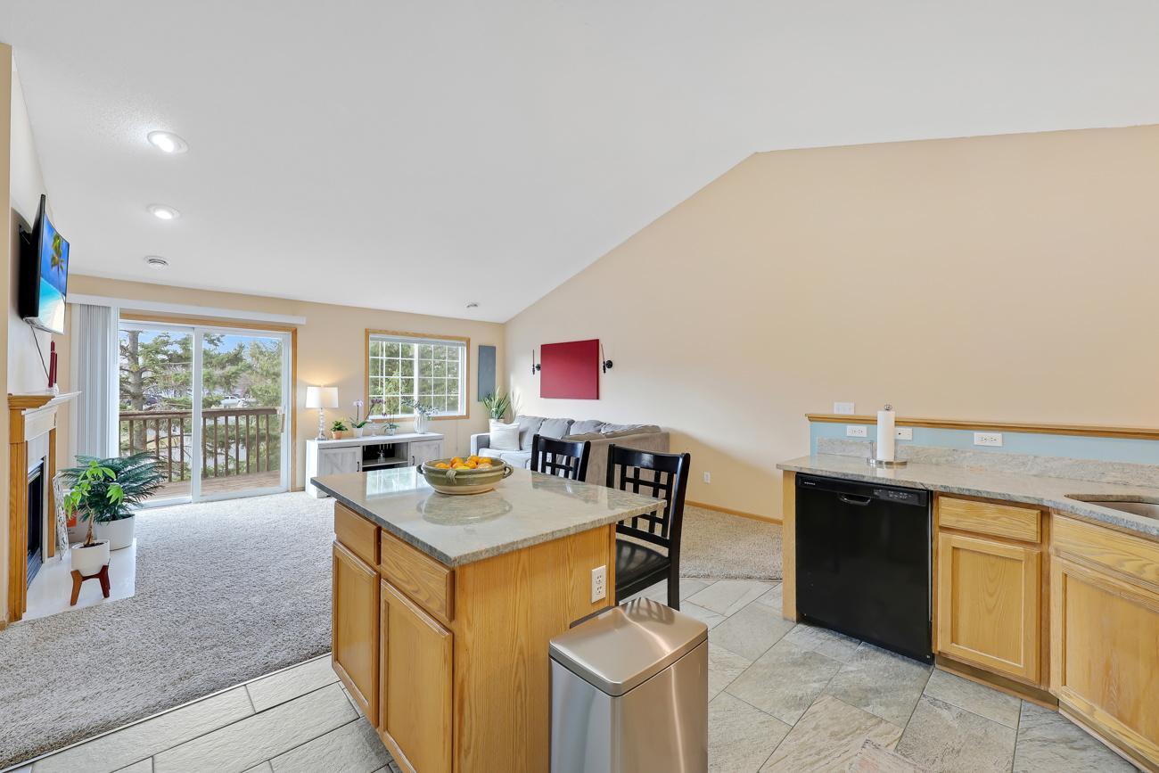15300 Flower Way Apple Valley, MN 55124 - Photo 14 of 28