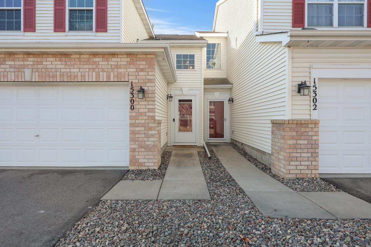 15300 Flower Way Apple Valley, MN 55124 - Photo 2 of 28