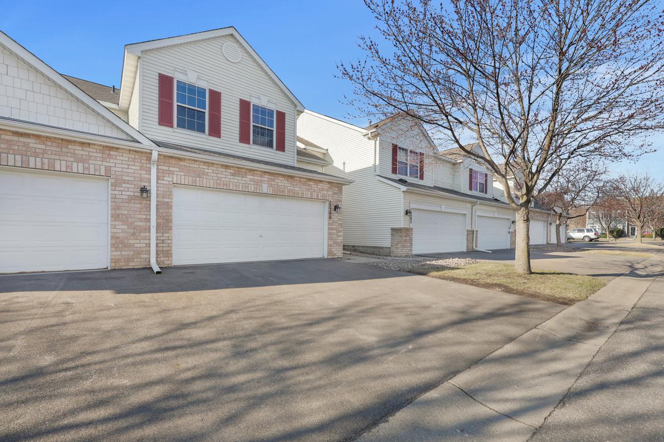 15300 Flower Way Apple Valley, MN 55124 - Photo 3 of 28