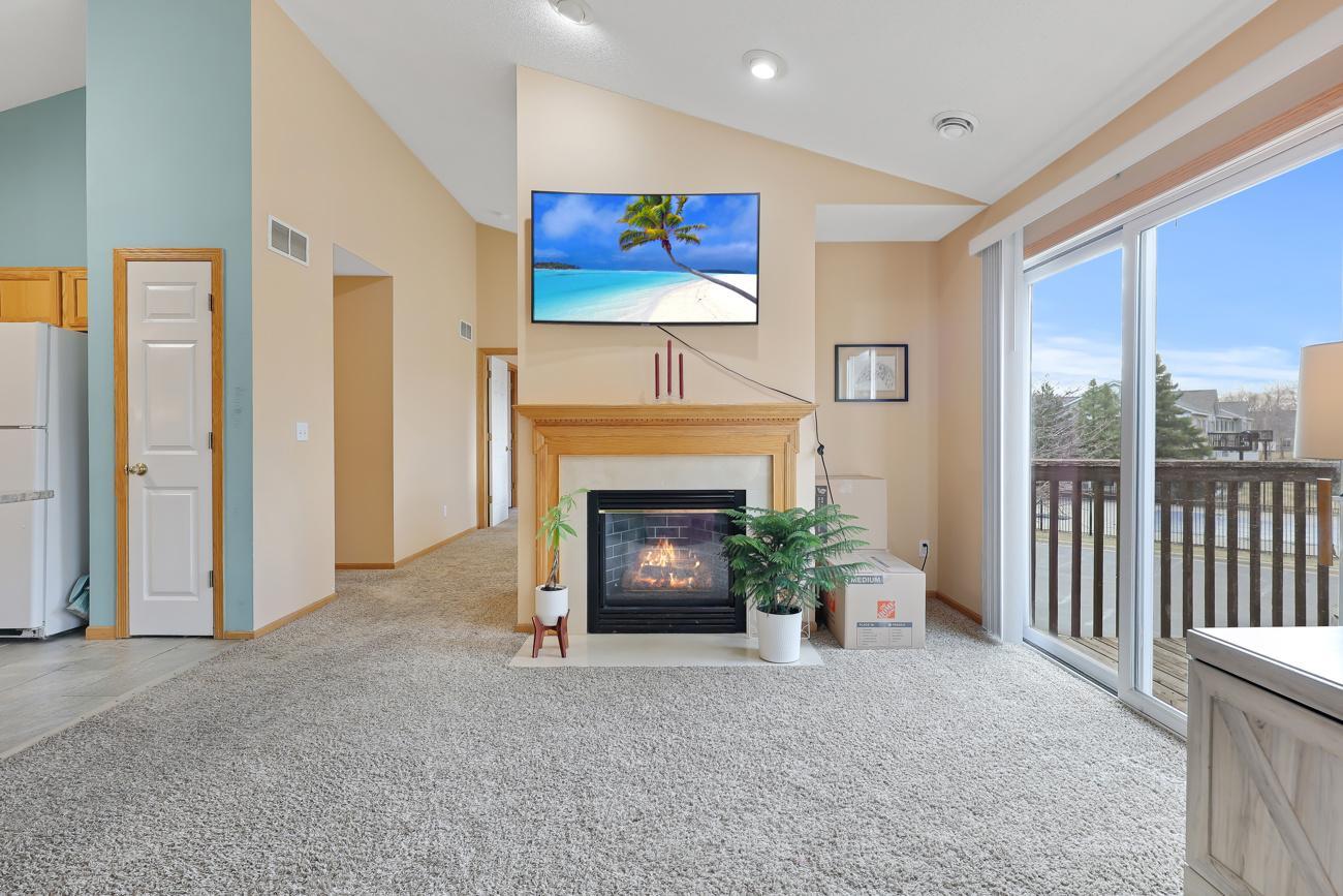 15300 Flower Way Apple Valley, MN 55124 - Photo 6 of 28