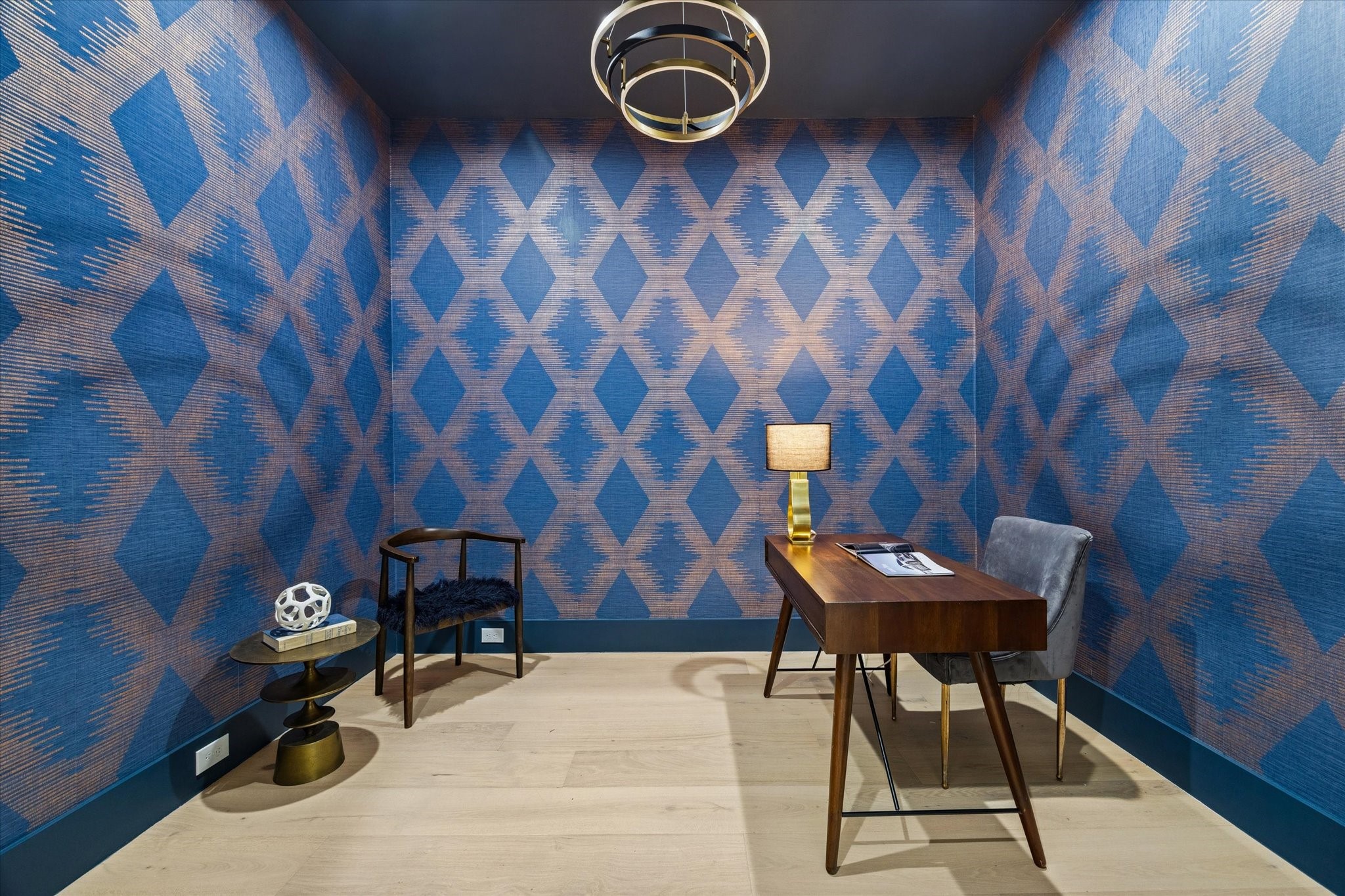 614 Eleanor Street Houston, TX 77009 - Photo 18 of 43 a view of a chairs and table in a backyard