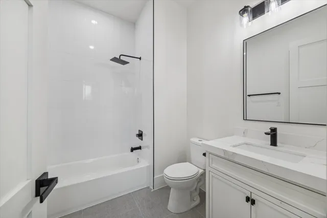 $949,900 | 614 Eleanor Street, Houston, TX 77009