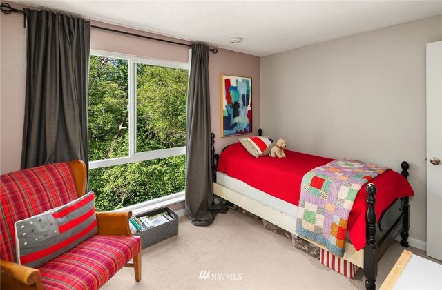 $379,000 | 2510 West Manor Place, Unit 313, Seattle, WA 98199