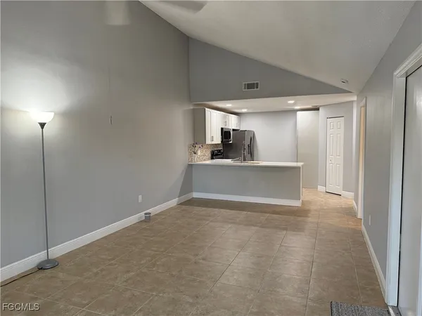 $1,650 | 6331 Royal Woods Drive, Fort Myers, FL 33908