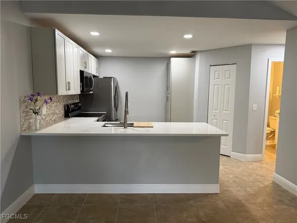 $1,650 | 6331 Royal Woods Drive, Fort Myers, FL 33908