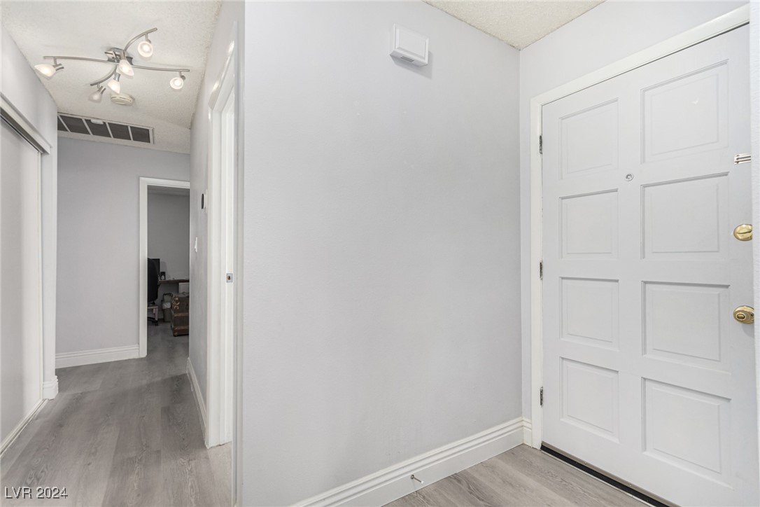 4100 Springhill Avenue Las Vegas, NV 89121 - Photo 11 of 73