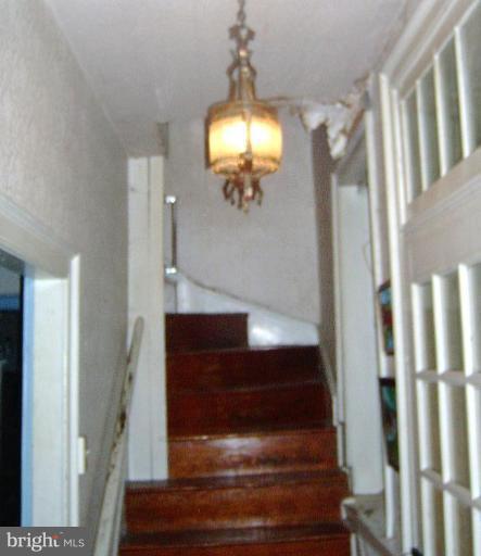 3231 Bidle Road Middletown, MD 21769 - Photo 3 of 8 Foyer hallway