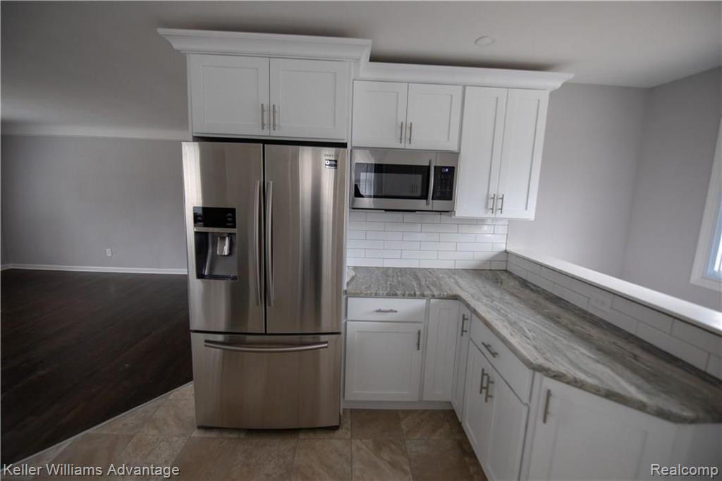 499 West Tienken Road Rochester Hills, MI 48306 - Photo 7 of 26