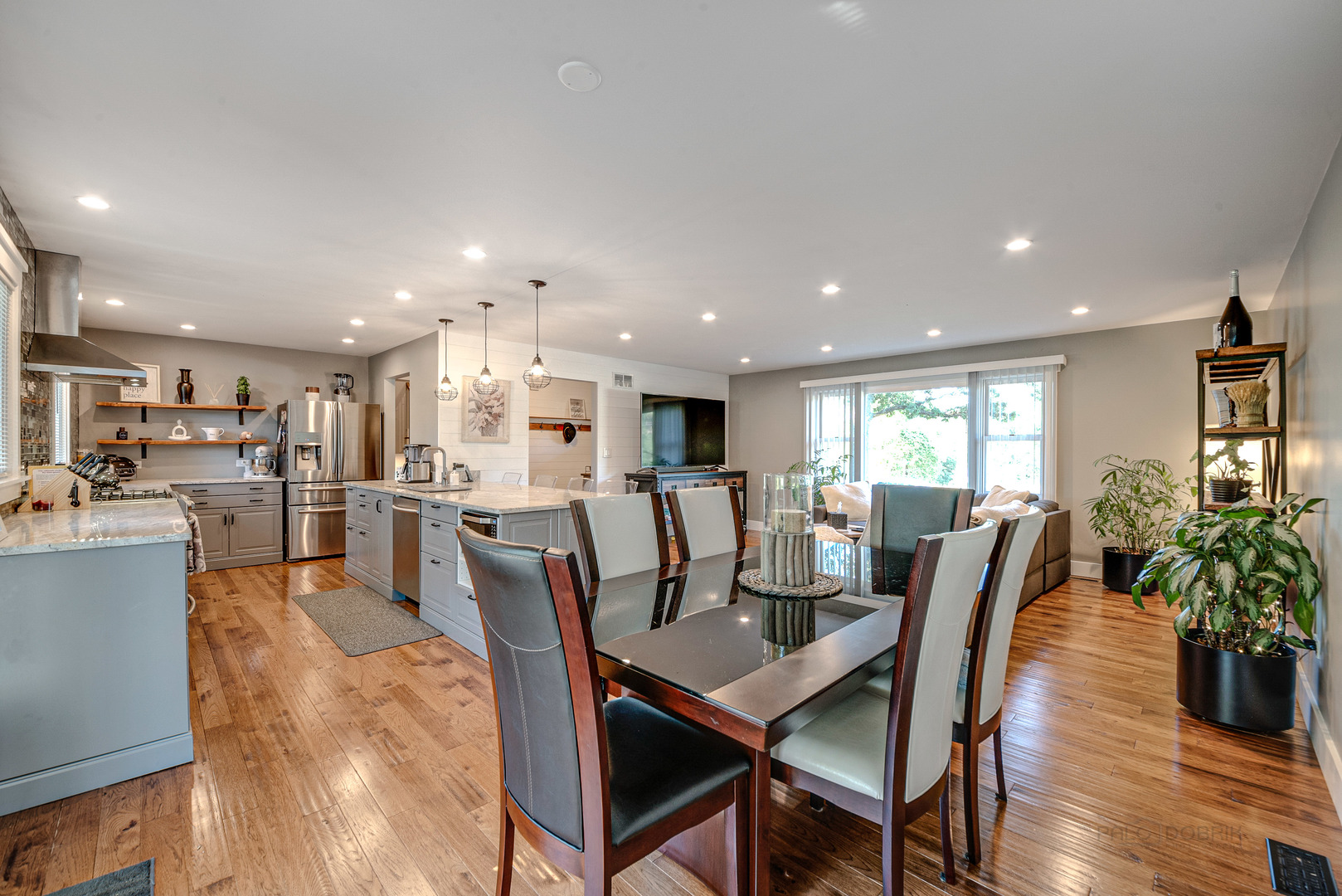 1404 Berwyn Street Spring Grove, IL 60081 - Photo 10 of 35 Gallery Image 10