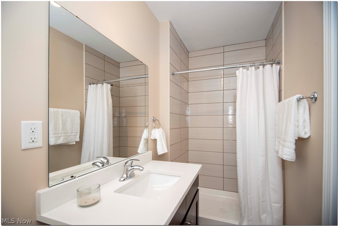 32560 Arthur Road Solon, OH 44139 - Photo 17 of 35 First Floor Full Bath w/Tiled Shower - off Family Room