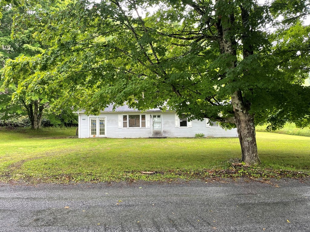20464 Azen Road Damascus, VA 24236 - Photo 2 of 49 Gallery Image 2
