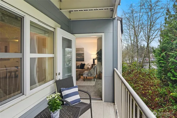 $355,000 | 300 High School Road Northeast, Unit 314, Bainbridge Island, WA 98110