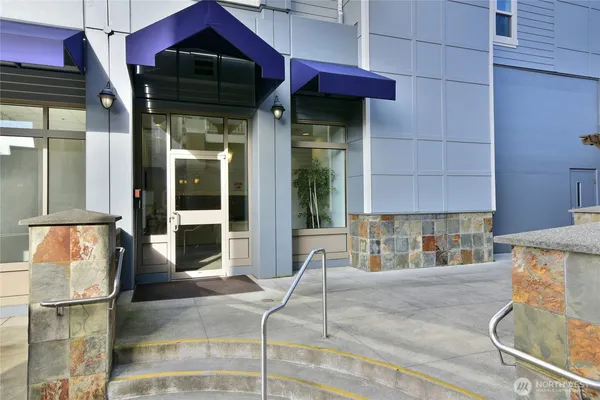$355,000 | 300 High School Road Northeast, Unit 314, Bainbridge Island, WA 98110