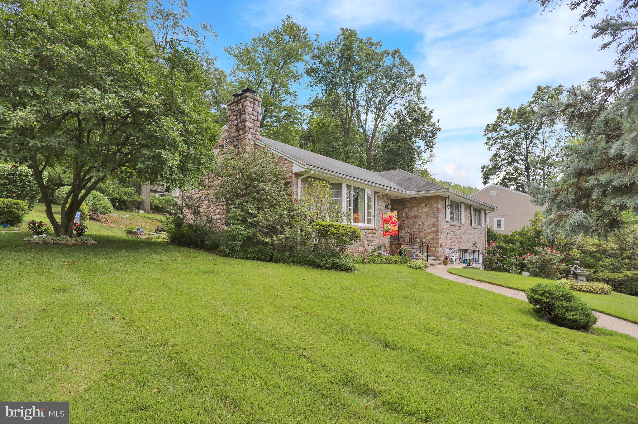 1317 Lorraine Road Reading, PA 19604 - Photo 5 of 45 E26A5731