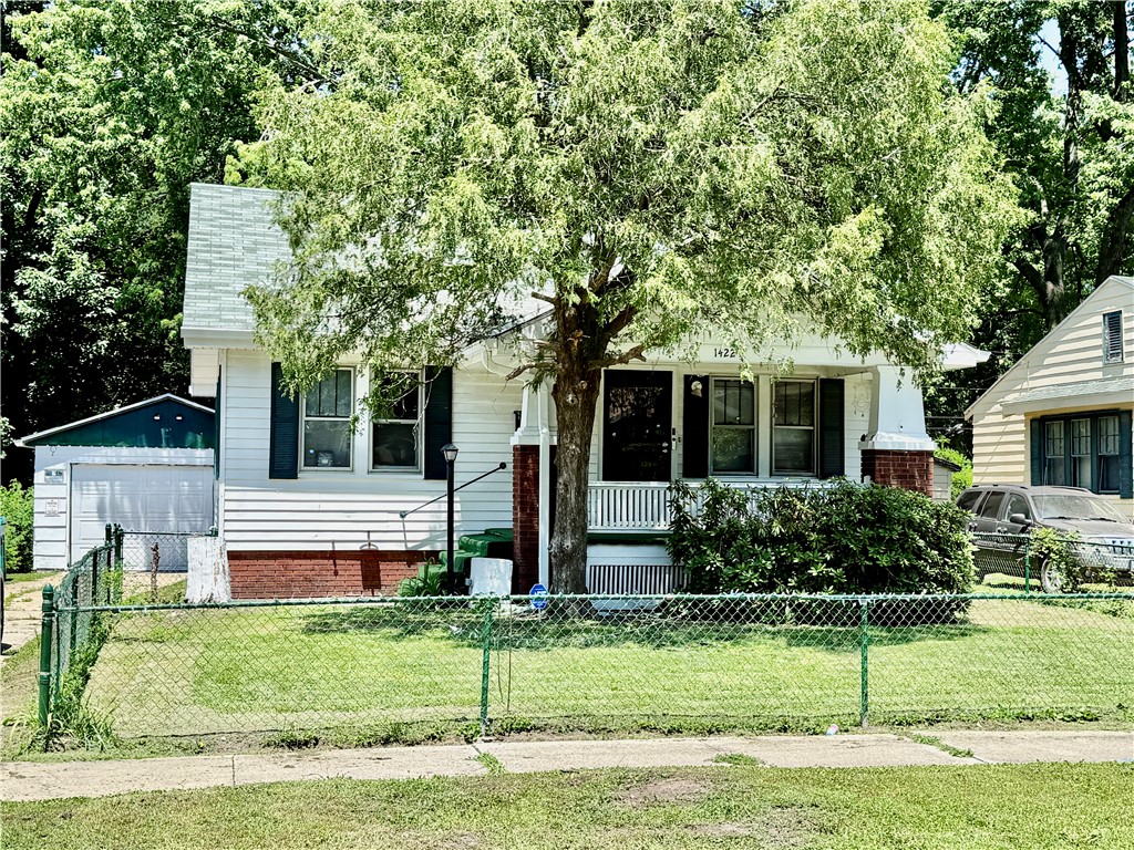 1422 Sedgwick Street Decatur, IL 62521 - Photo 1 of 18
