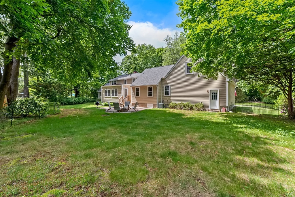 14 Bennett Road Wayland, MA 01778 - Photo 4 of 31 Gallery Image 4