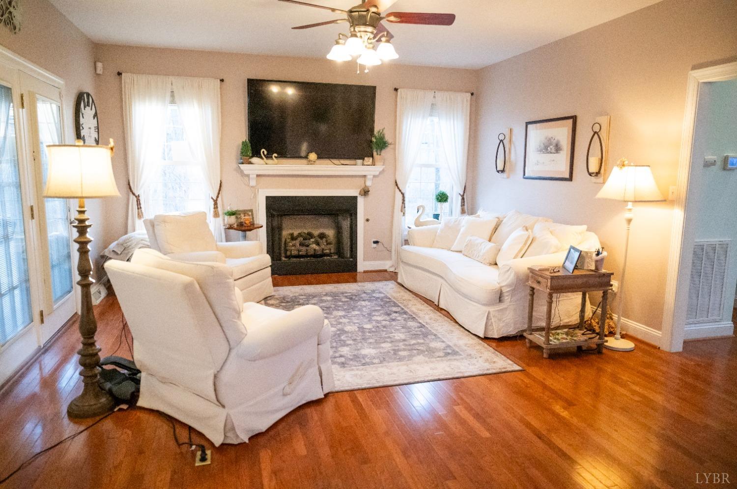 54 Bridge Tree Court Evington, VA 24550 - Photo 9 of 93