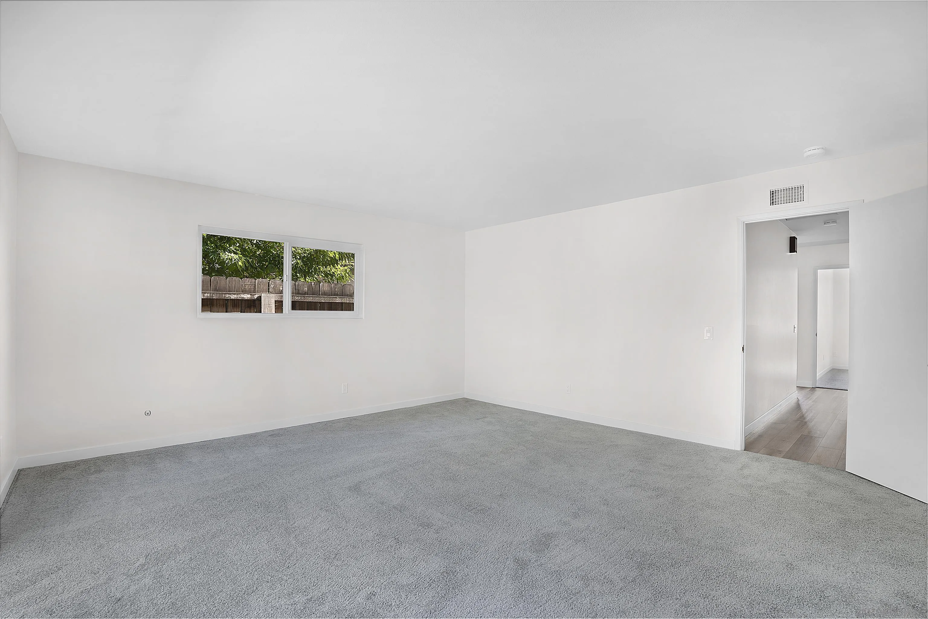 1454 Bathurst Place El Cajon, CA 92020 - Photo 28 of 35 an empty room with a window
