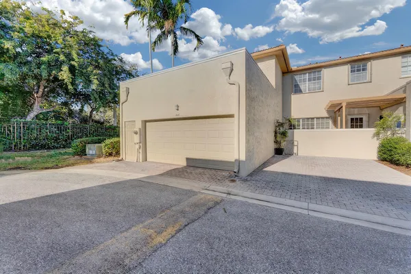 $3,300 | 406 Northwest 25th Avenue, Boynton Beach, FL 33426