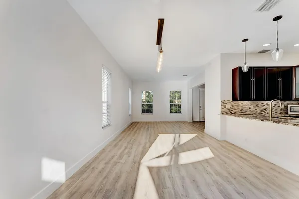 $3,300 | 406 Northwest 25th Avenue, Boynton Beach, FL 33426