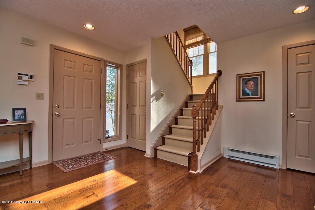 119 Creekside Road Canadensis, PA 18325 - Photo 29 of 76 Foyer View 02