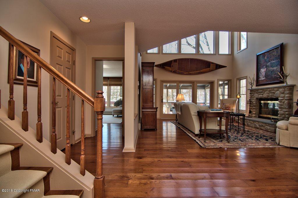 119 Creekside Road Canadensis, PA 18325 - Photo 5 of 76 Foyer